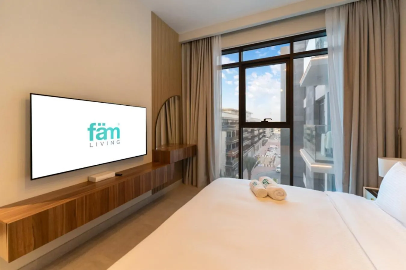 Fam Living - Elegant Stay In Azizi Greenfield Dubai 0*,