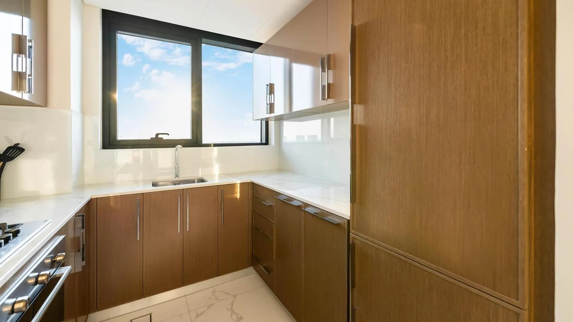 Fam Living - Elegant Stay In Azizi Greenfield Dubai Apartment