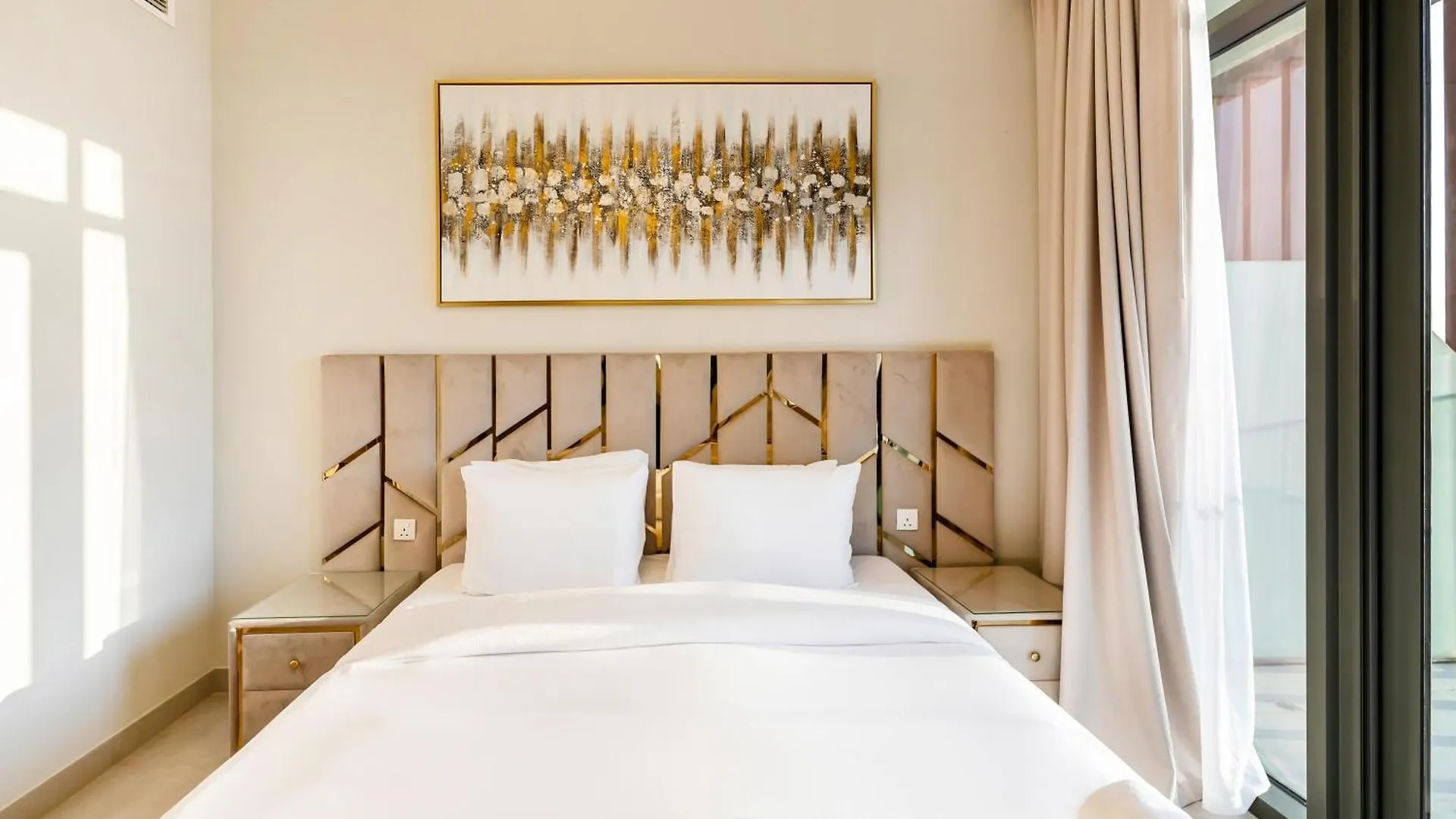 Fam Living - Elegant Stay In Azizi Greenfield Dubai 0*,