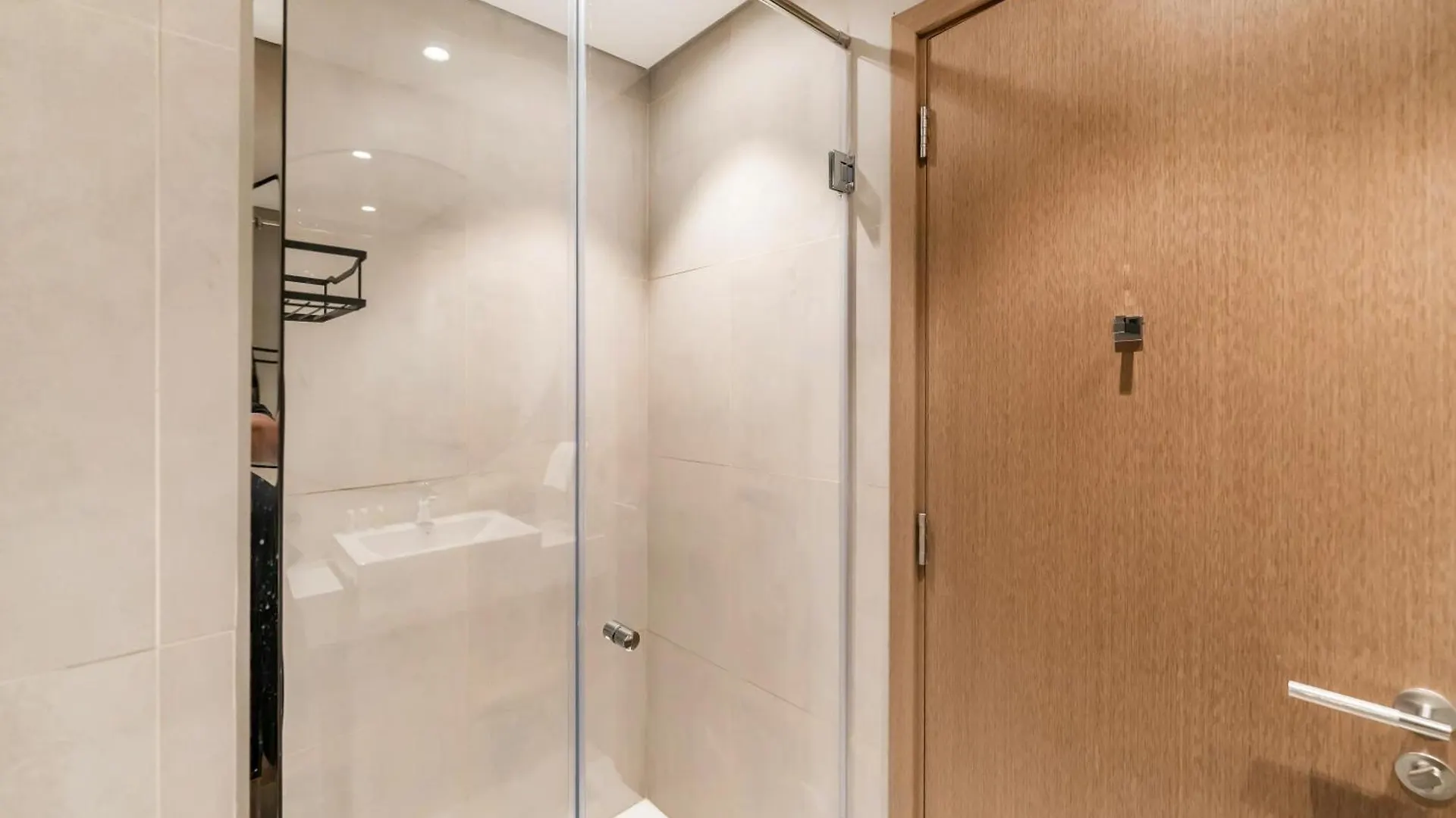 Fam Living - Elegant Stay In Azizi Greenfield Dubai Apartment