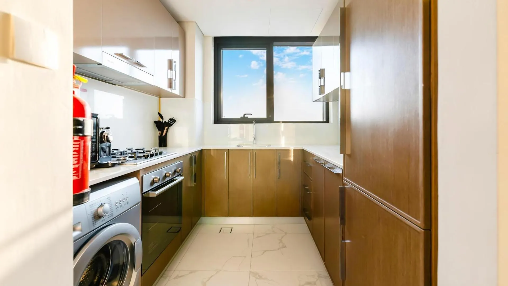 Fam Living - Elegant Stay In Azizi Greenfield Dubai